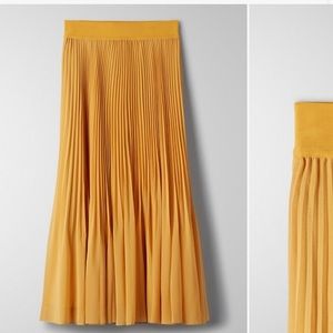 Twirl Skirt in yellow